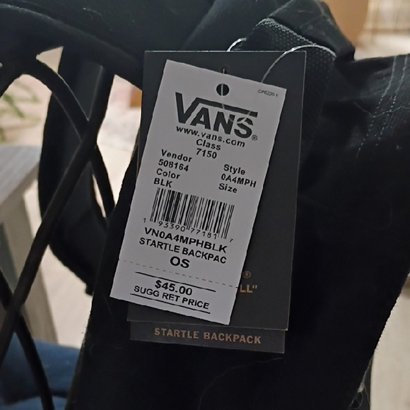 Vans Classic Black Backpack for Men - Picture 2 of 7